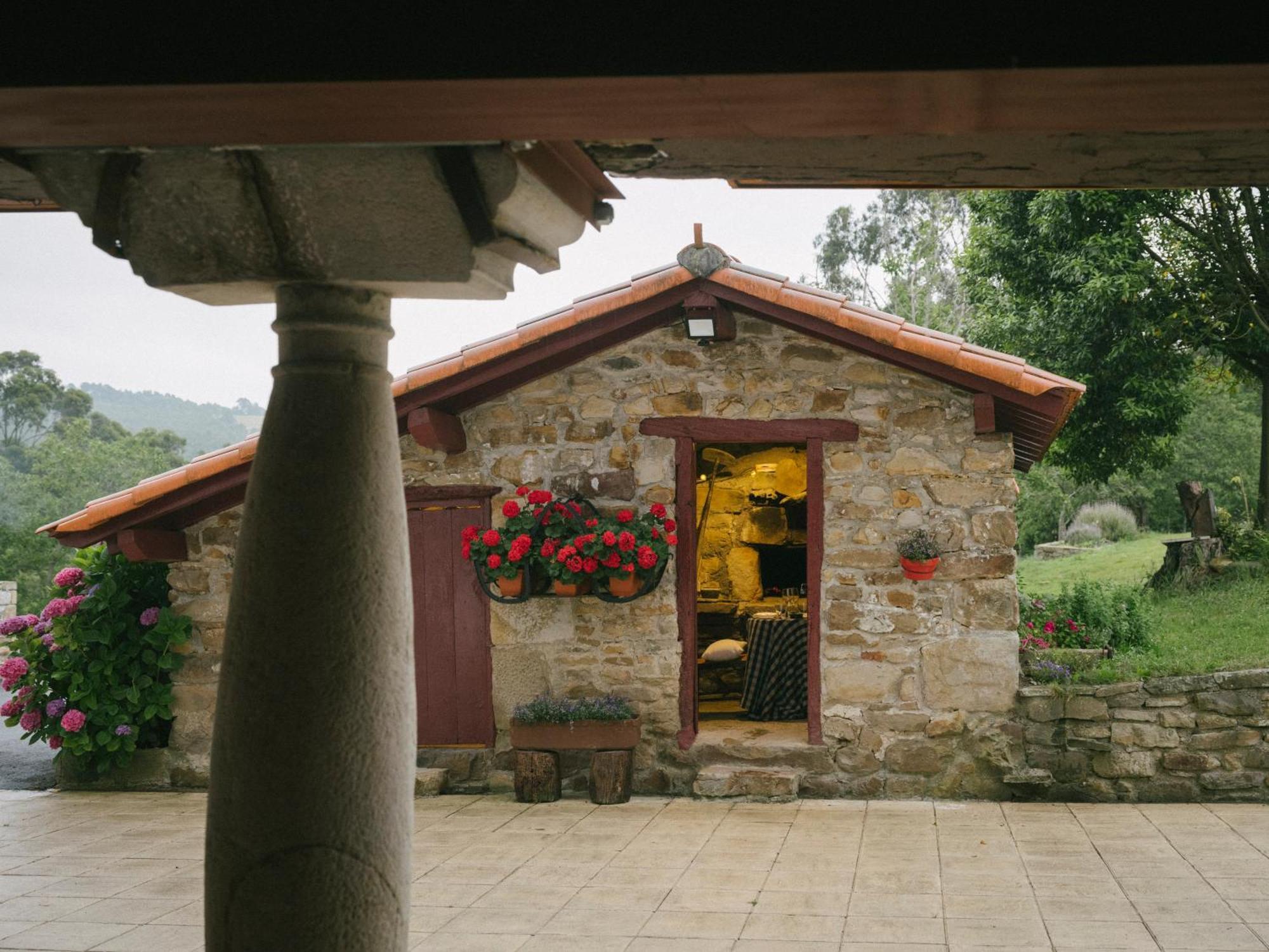 Hotel Nafarrola - Gastronomy & Wine (Adults Only) 贝梅奥 外观 照片